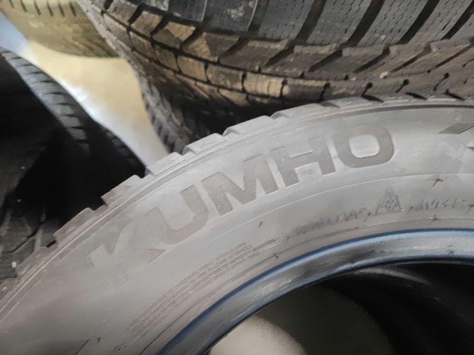 2бр.зимни гуми 225/55/17 Kumho