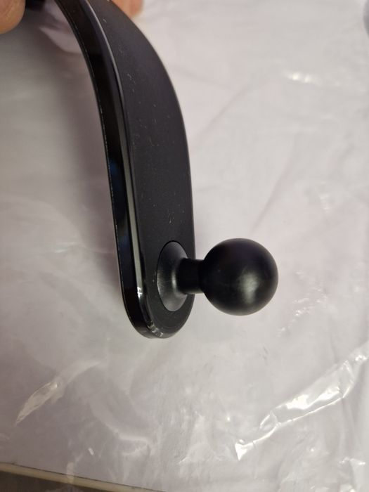 Suport auto de telefon cu fixare ventuza bord