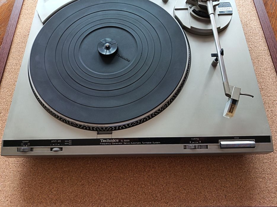 Грамофон Technics Sl-b200
