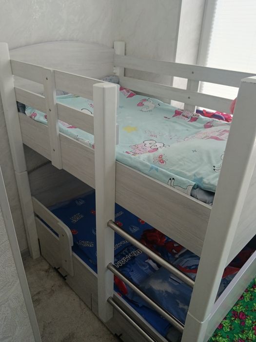 Двухъярусная кровать сотилади 2.500.00 сум
