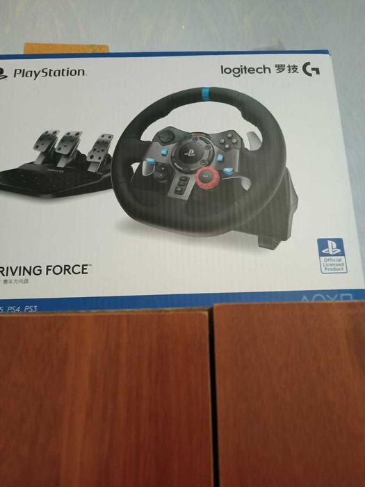 Продаю игровой руль Logitech G29