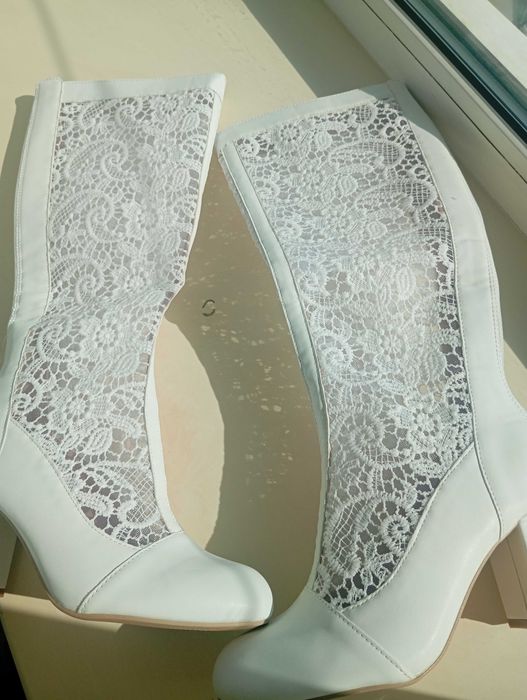 Ажурные сапожки.