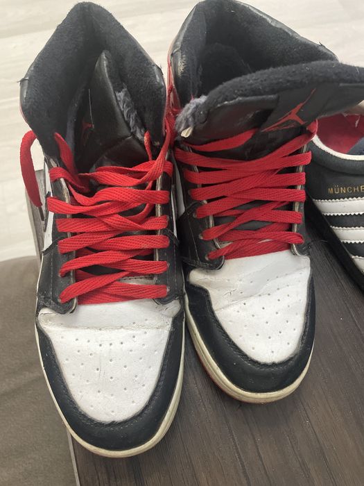 Продам кроссовки Найк демисесонные 41 размер