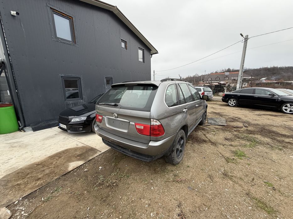 Dezmembrez bmw x5  e53