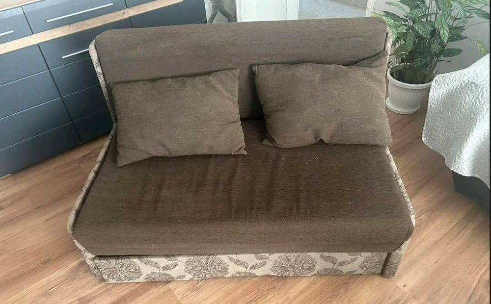 Двуместен диван с функция сън