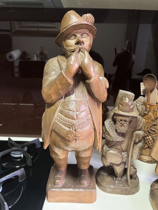 Statuete lemn sculptate
