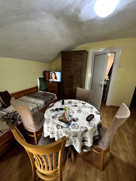 Дава се под наем Етаж от къща в Пловдив, Център - 106 кв.м за 329900 € - Снимка #15