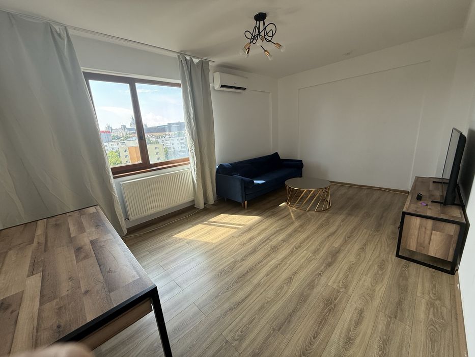 Apartament cu 2 camere decomandat, zona Centrala