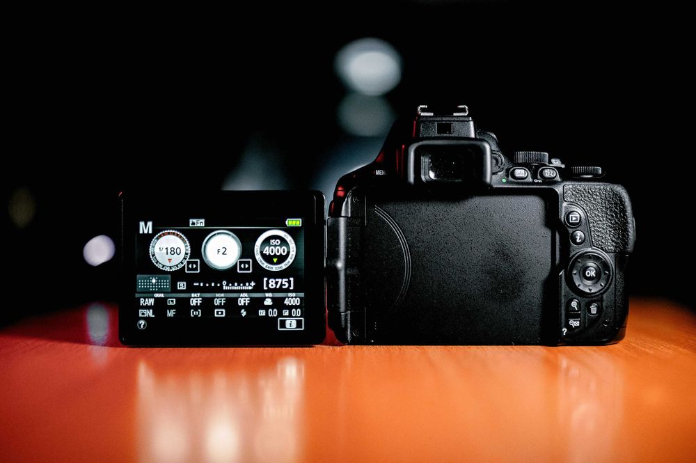 Aparat Foto / Kit Foto Nikon D5600,2 obiective+rucsac foto+card+Blitz