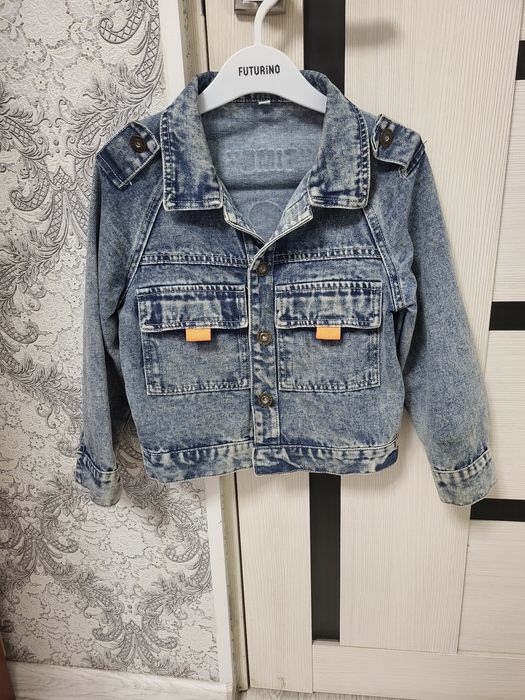 Джинсовая куртка на девочку