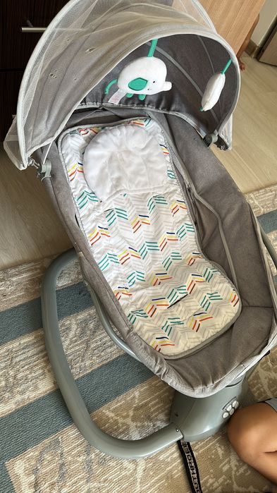 Продам шезлонг для новорожденных электрический