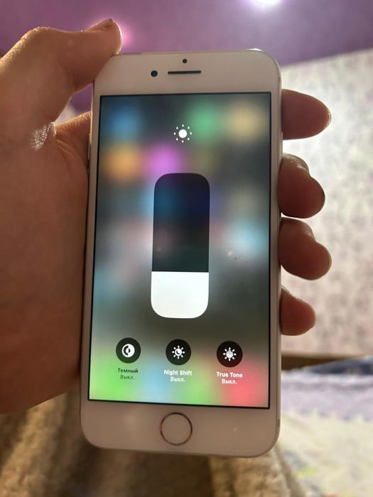 Продам айфон 8 в хорошем состоянии