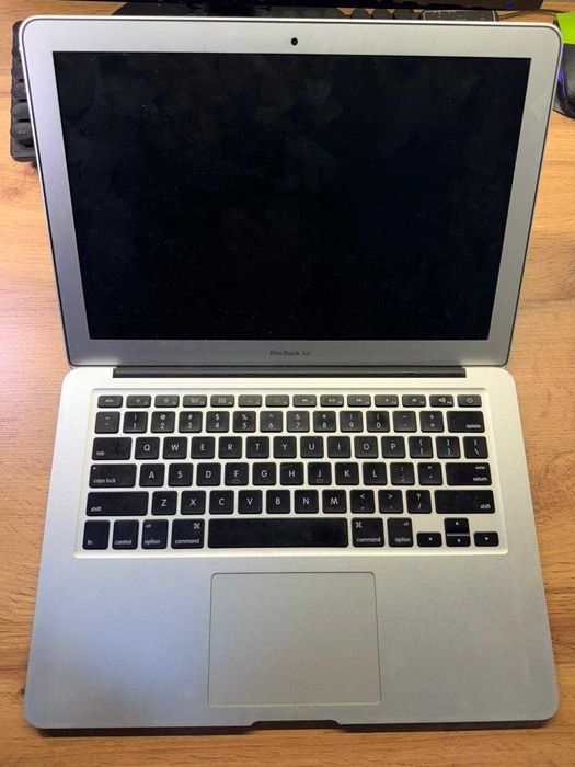 MacBook Air 13 (2014)