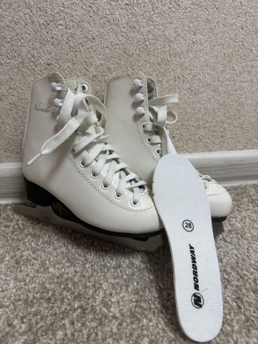 Коньки фигурные белые торг уместен