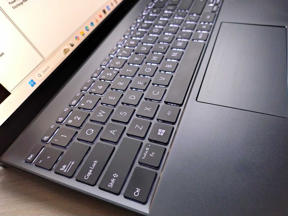 Asus ZenBook 14 Ryzen 7 5800H, 16GB RAM, 1TB SSD, 14" 2.5K, AMD Radeon