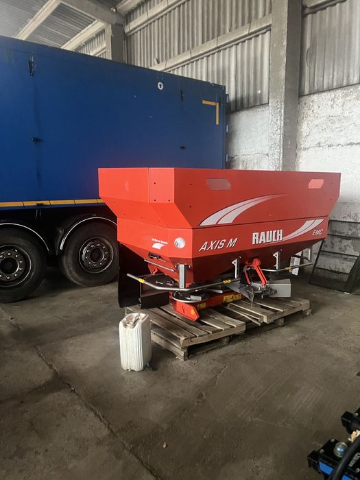 16 ha teren arabil Tecuci irigatii Utilaje agricole