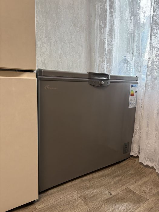 Продам морозильник