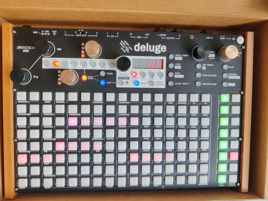 Synthststrom Audible Deluge - Groovebox Synthesizer, Sampler