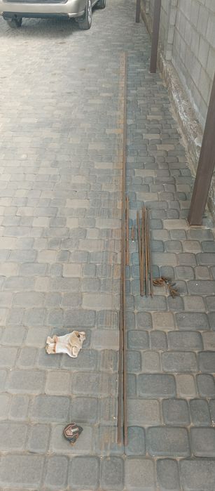 Продам два металлических прута