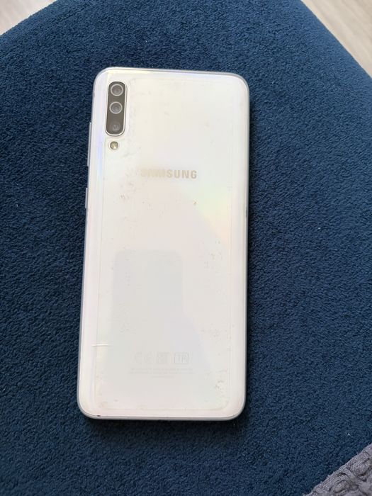 Телефон Galaxy A70