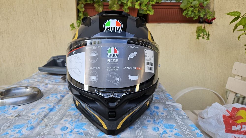 Нова каска AGV K7 размер XXL