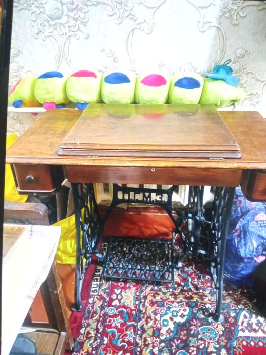 Швейная машинка .