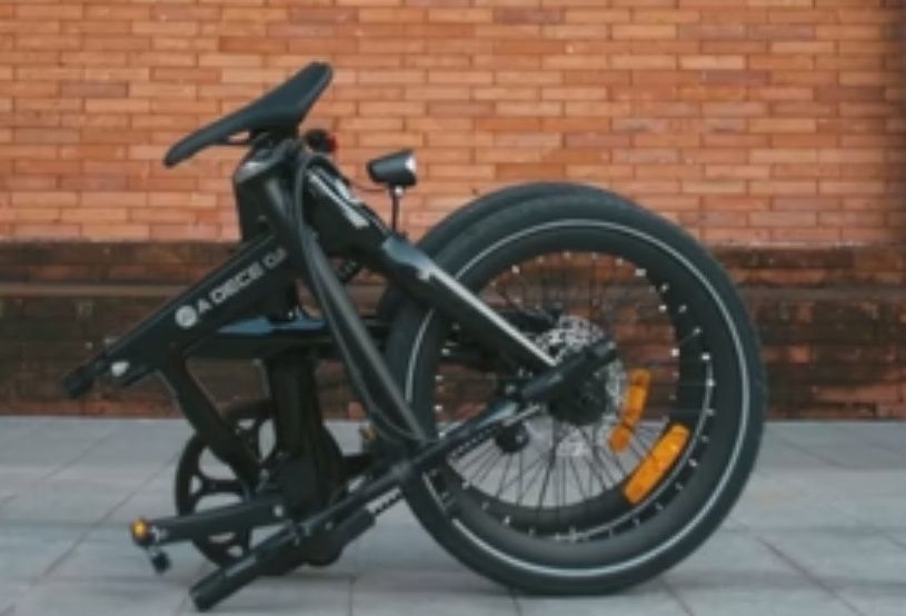 Bicicleta electrica pliabila Carbon