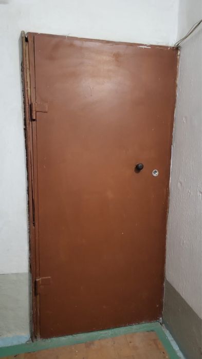 Дверь железная прочная