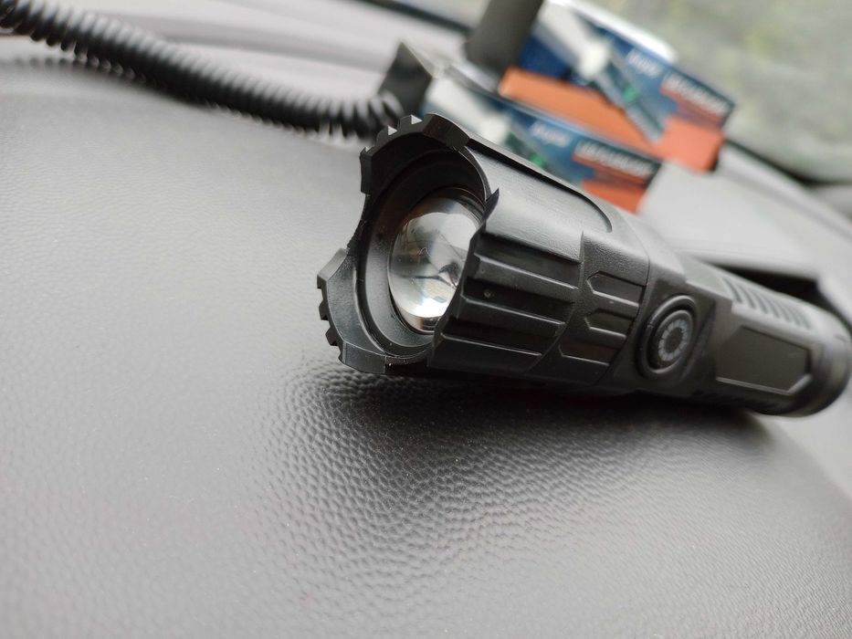 Фенер с  USB зареждане в 220 v