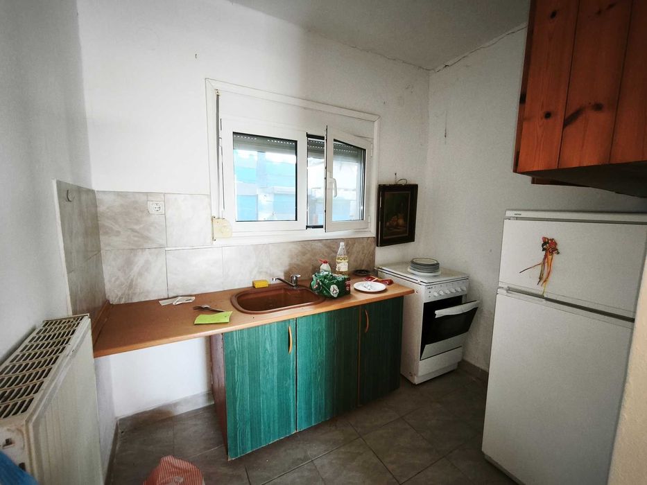 Продава къща 80 м2, апартамент 55 м2, строеж 77 м2, склад 30 м2 с двор 575 м2 в Кердилия, Гърция