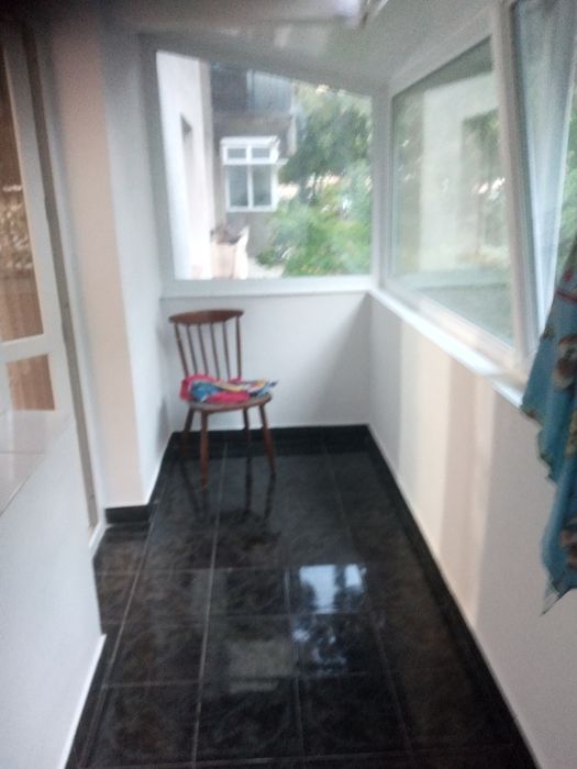Rm. Vâlcea., închiriez apartament.