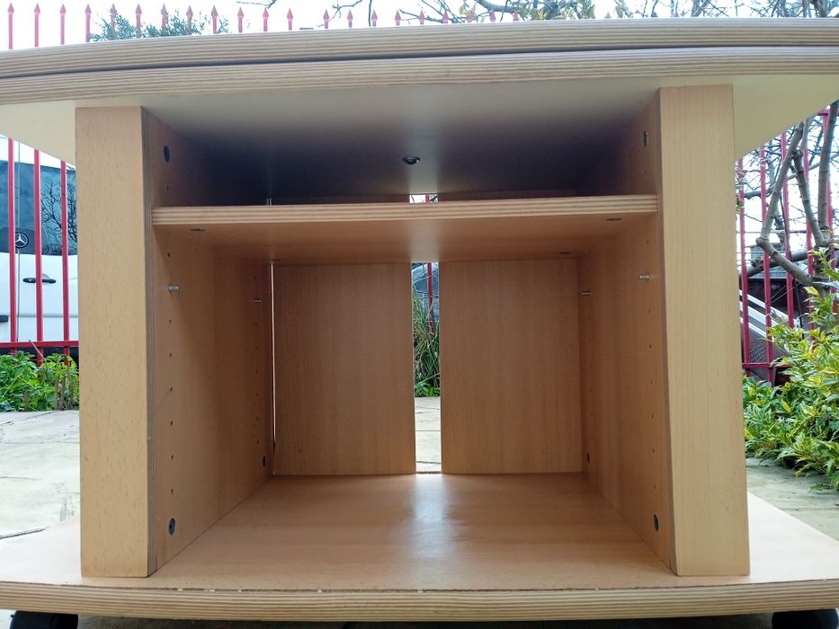 Шкаф за телевизор