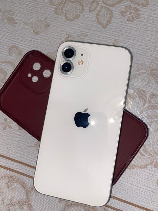 Айфон 12 64 гб продам