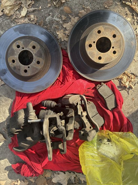 Продам супорт в сборе Субару