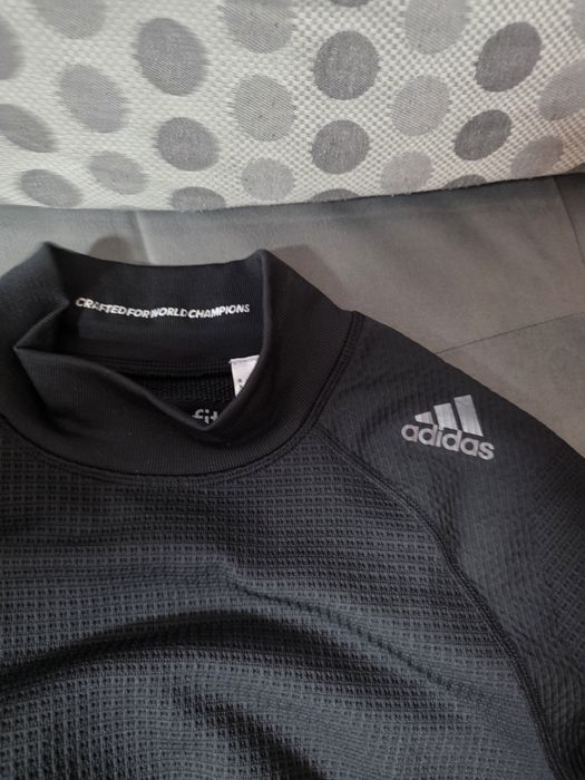 Adidas пуловер...