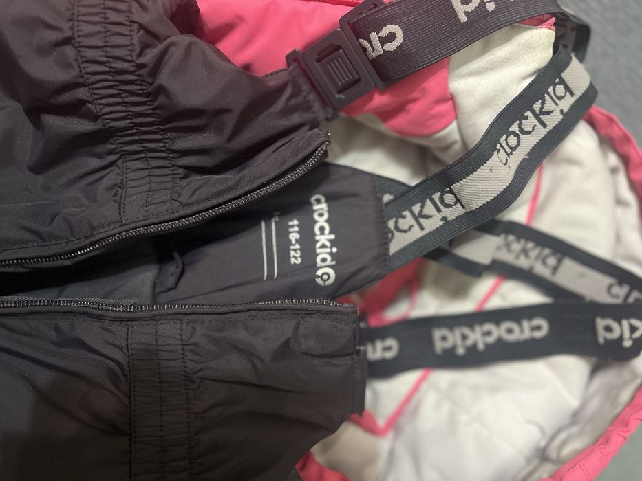 Продам для девочки куртку и комбинезон