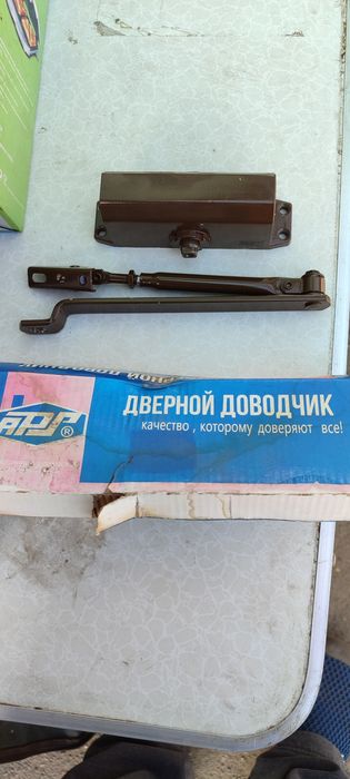 Доводчик дверной