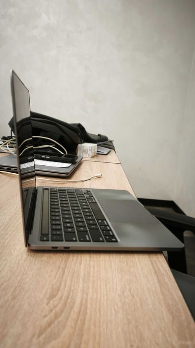 MacBook Pro 13” (2020) M1 / 16GB