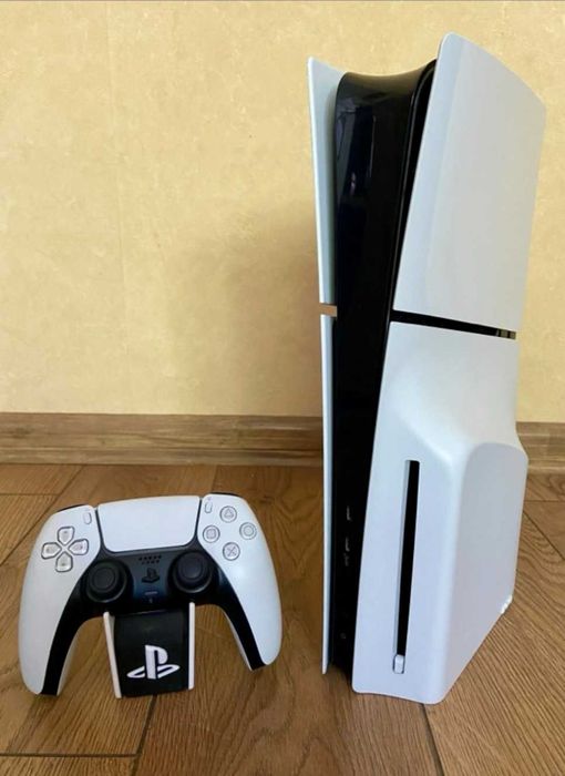 PS5 slim 1TB DISK + 30 Playstation игри
