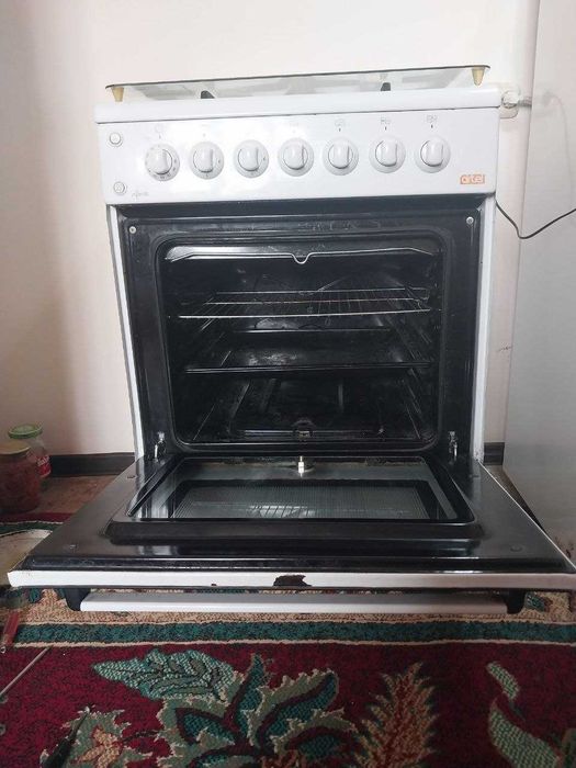 Продам газовую плиту Artel