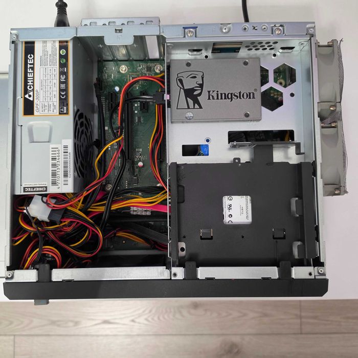 PC/Calculator SFF office/business i3-8100 16 GB Ram DDR4 + SSD + HDD