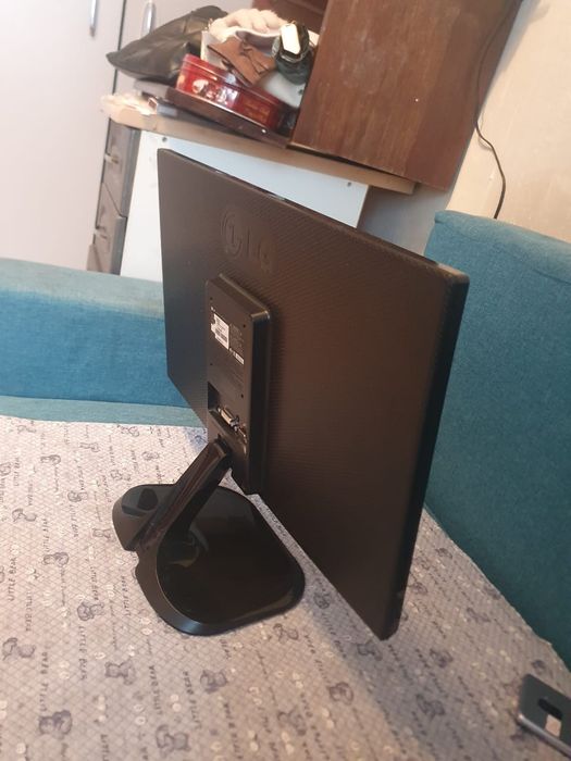 Монитор 24д. LG Ips