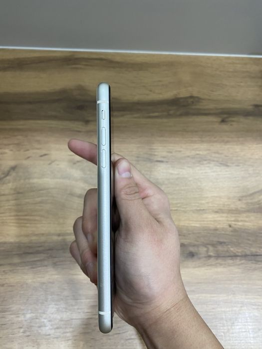 Продам айфон 11 128гб