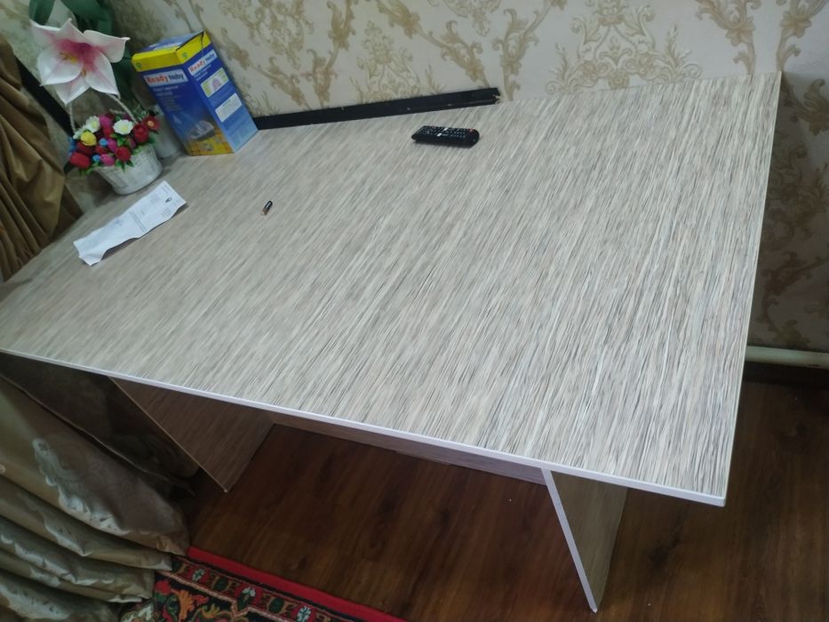 Продам стол большой 1 .75-90