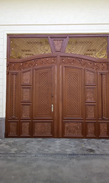 Частный дом в городе.