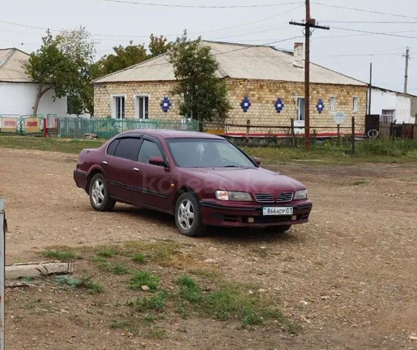 Nissan maxima машина