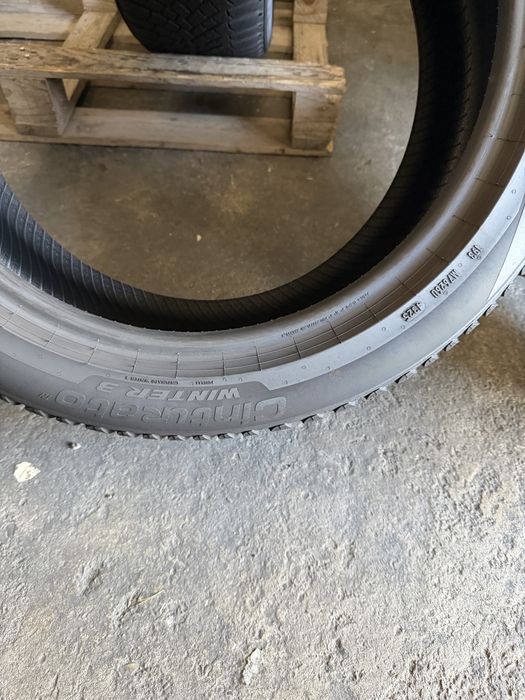 2 anvelope iarna 215/50/18 Pirelli DOT 2025!