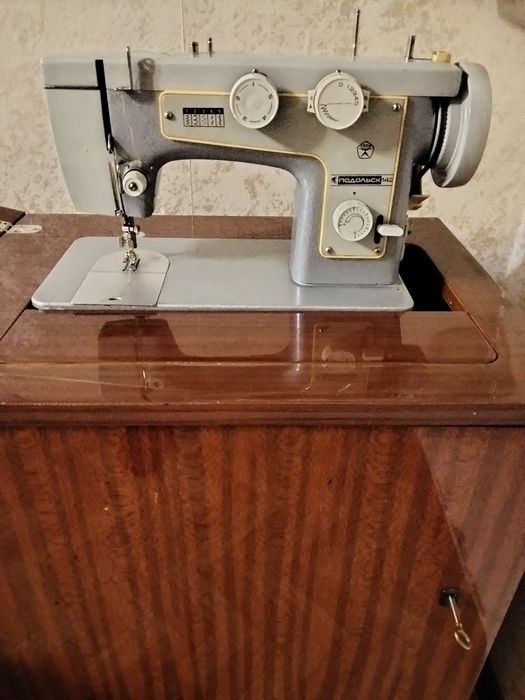 Швейная машина "Подольск 142"