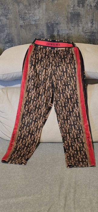 Две Детски екипчета Junona 140cm 9-10г