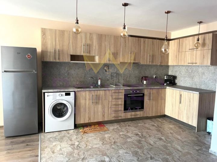 Дава се под наем Двустаен апартамент в Варна, Виница - 75 кв.м за 448.8 € - Снимка #2